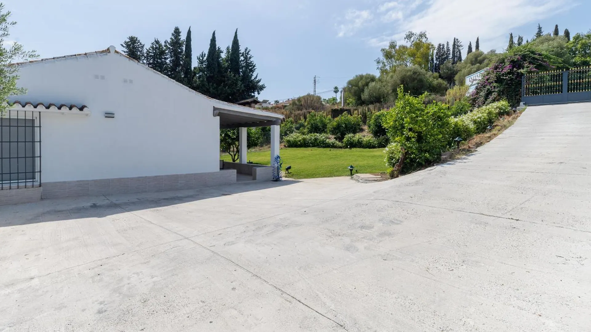 Casa De Los Aguacates Entre Marbella, Estepona Y Benahavis Holiday home
