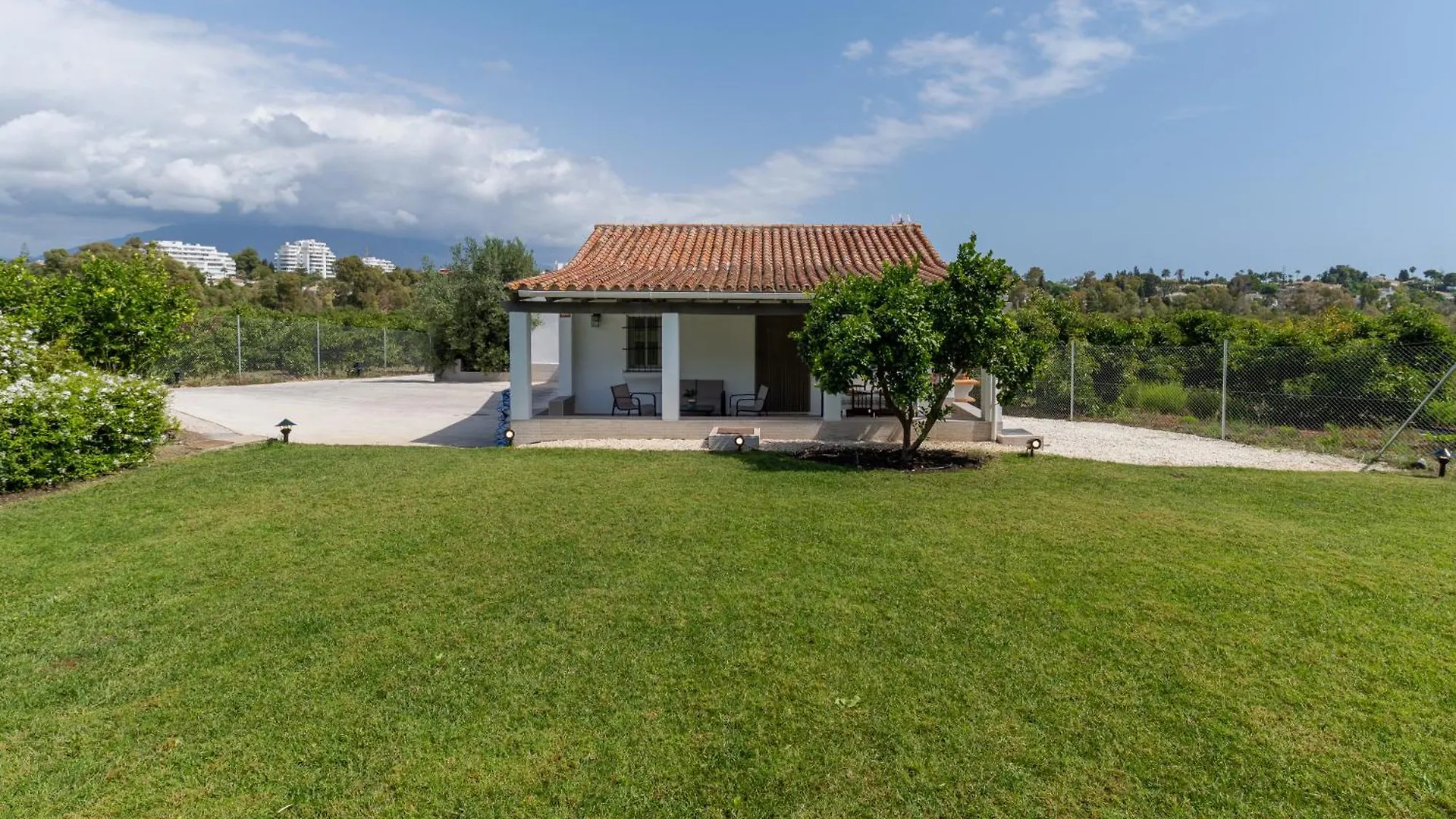 Casa De Los Aguacates Entre Marbella, Estepona Y Benahavis