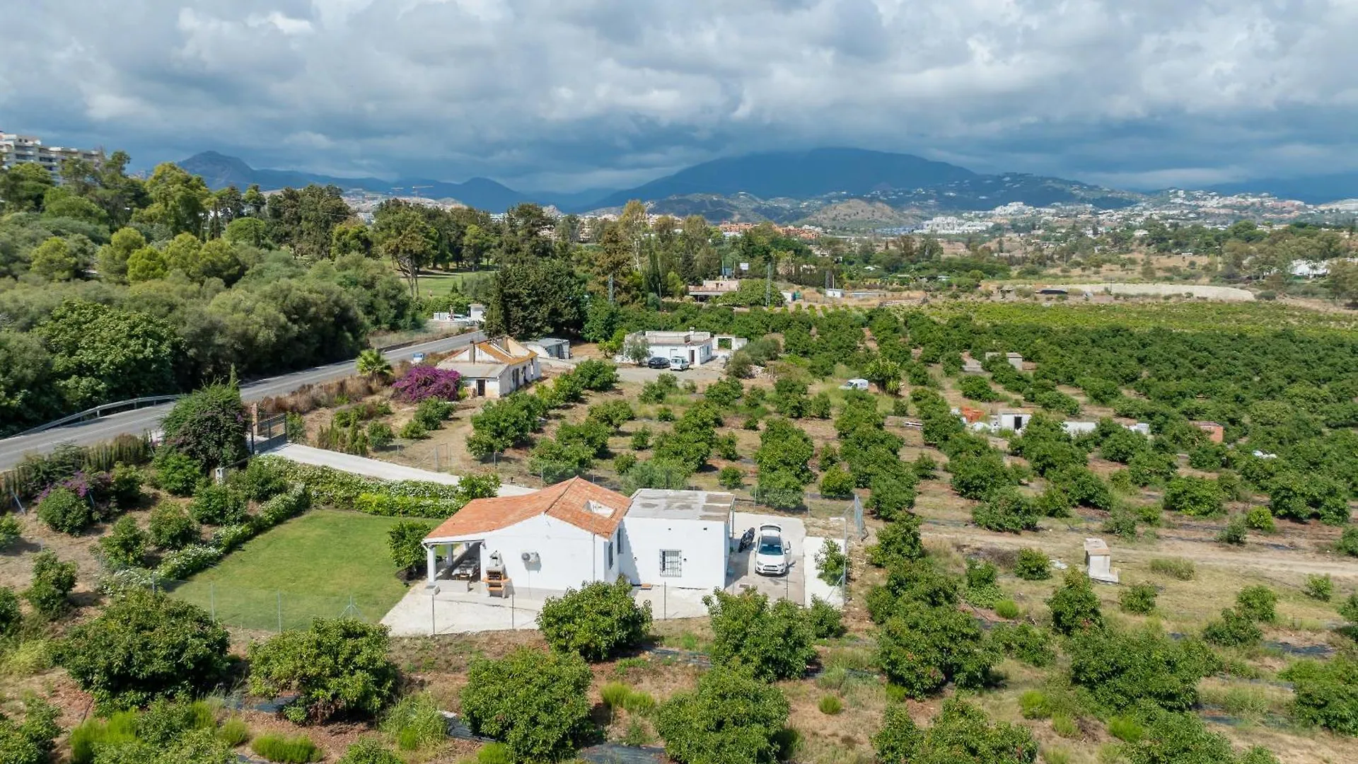 Casa De Los Aguacates Entre Marbella, Estepona Y Benahavis Holiday home